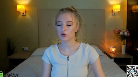 Snapshot of stacy_riiver chatting on 11/26/25, 09:21 Stacy Mon Tue Wed Thu Fri Sun GMT GMT 3 1000am - 0400pm online show from 11/26/25, 09:21