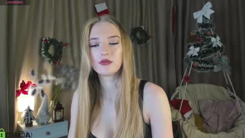 Snapshot of stacy_riiver chatting on 12/02/25, 09:36 Stacy Mon Tue Wed Thu Fri Sun GMT GMT 3 1000am - 0400pm online show from 12/02/25, 09:36