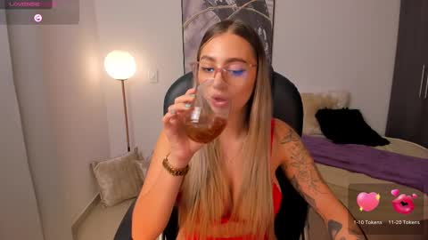 Snapshot of stacyconner chatting on 02/26/25, 04:47 Stacy Conner online show from 02/26/25, 04:47