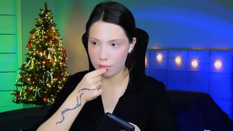Snapshot of stacygonzales_ chatting on 12/21/24, 06:41 Bye bye dear See you on December 3st  online show from 12/21/24, 06:41