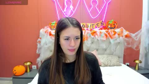 Snapshot of stacywells chatting on 10/26/25, 02:06 Stacy online show from 10/26/25, 02:06