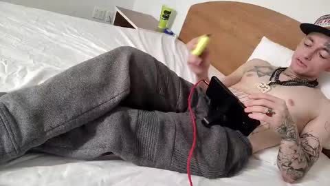 Straightupdownbad online show from 02/11/26, 12:43