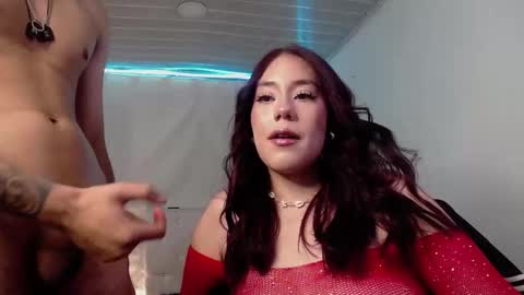 Snapshot of stanandrose chatting on 11/24/25, 02:33 Stand and Rose online show from 11/24/25, 02:33