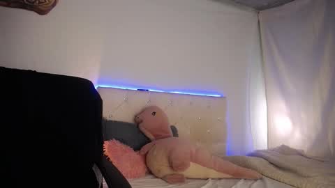 Stand and Rose online show from 02/06/26, 06:40