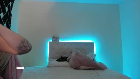 Stand and Rose online show from 04/15/26, 03:46