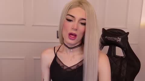 Snapshot of star_storm chatting on 02/19/25, 02:01 star_storm online show from 02/19/25, 02:01