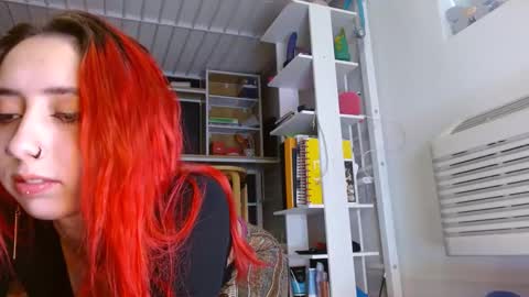 Snapshot of stara_dreams chatting on 01/20/25, 08:50 Stara Winters online show from 01/20/25, 08:50