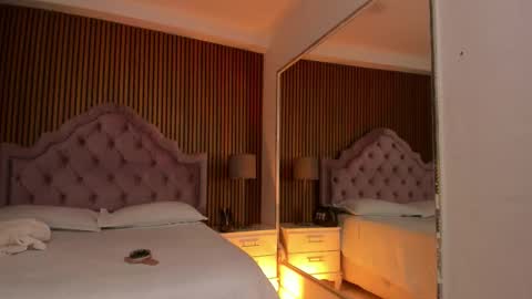 Snapshot of starbutterflyy_ chatting on 10/29/25, 04:15 STAR online show from 10/29/25, 04:15