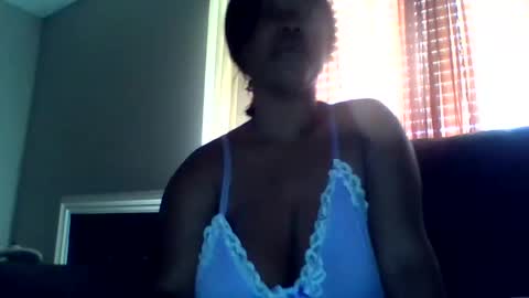 Snapshot of starlebomb chatting on 03/23/26, 02:10 starlebomb online show from 03/23/26, 02:10