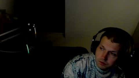 Snapshot of starlight1987 chatting on 01/07/25, 04:08 Adam online show from 01/07/25, 04:08