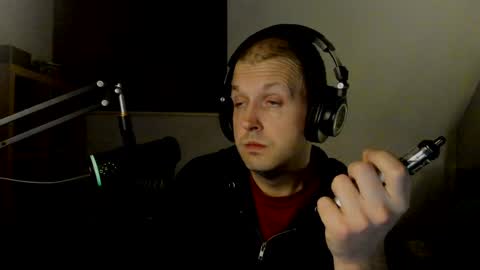 Snapshot of starlight1987 chatting on 01/28/25, 07:11 Adam online show from 01/28/25, 07:11