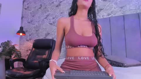 Snapshot of starry_eve chatting on 10/16/25, 10:27 Sofia online show from 10/16/25, 10:27