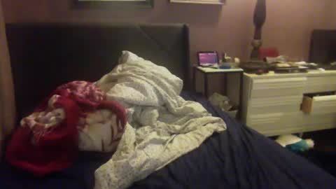 Snapshot of starshine333 chatting on 12/31/24, 06:48 ashtongue online show from 12/31/24, 06:48