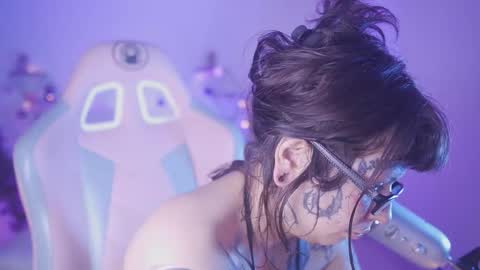 Yoko online show from 10/16/25, 01:23