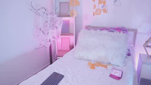 Yoko online show from 10/21/25, 01:34