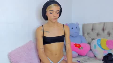 Snapshot of stassiebell chatting on 12/07/24, 06:37 stassiebell online show from 12/07/24, 06:37
