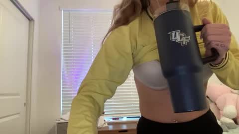 Snapshot of stassiethatsororitygirl chatting on 01/22/25, 09:43 Stassiethatsororitygirl online show from 01/22/25, 09:43