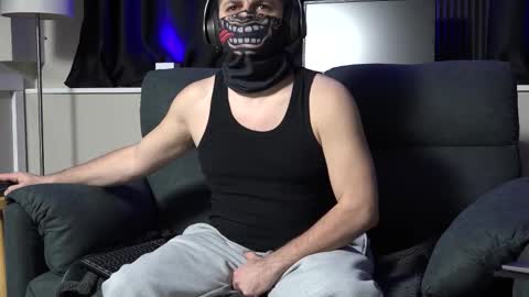 Snapshot of stayin_hard chatting on 12/21/25, 12:07 stayin hard online show from 12/21/25, 12:07