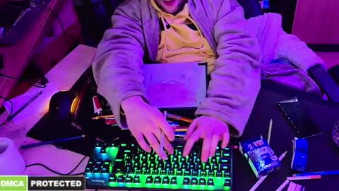 Snapshot of stechistech chatting on 12/03/24, 06:37 stechistech online show from 12/03/24, 06:37