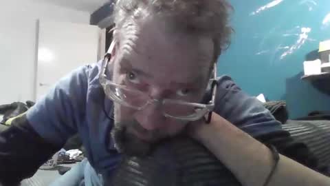 Snapshot of steelringshaft chatting on 11/16/25, 08:25 Mikee online show from 11/16/25, 08:25