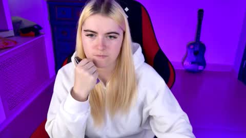 stef_nicks online show from 09/15/25, 09:09