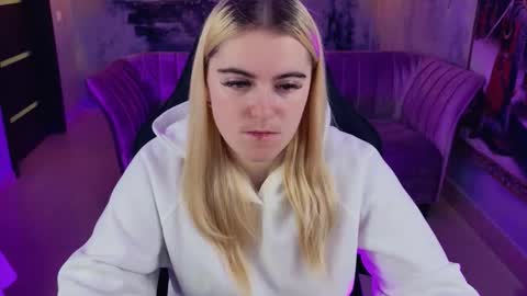 stef_nicks online show from 10/12/25, 05:39