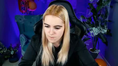 stef_nicks online show from 10/26/25, 05:13