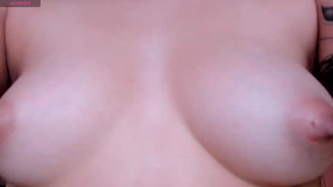 Stefa Gomez  online show from 01/16/25, 05:55