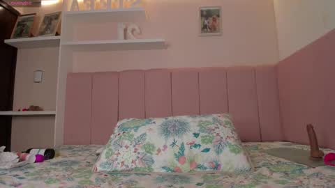 Stefa Gomez  online show from 02/05/26, 10:42