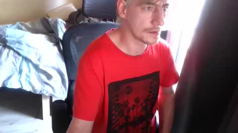 Snapshot of stefan302 chatting on 05/24/26, 12:43 hornywixer20cm online show from 05/24/26, 12:43