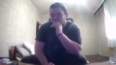 Snapshot of stefan90pt chatting on 02/15/25, 07:38 Stefan online show from 02/15/25, 07:38