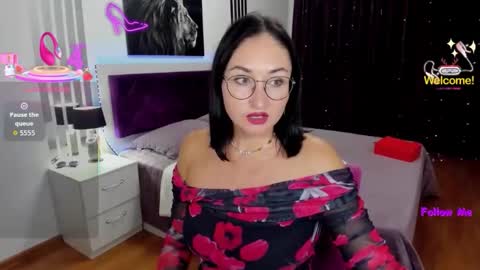 Snapshot of stefanawinter chatting on 10/08/25, 11:30 StefanaWinter online show from 10/08/25, 11:30