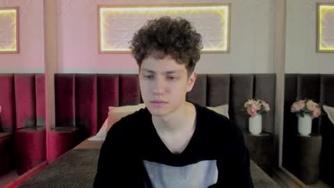 Esrefan online show from 03/01/26, 08:00