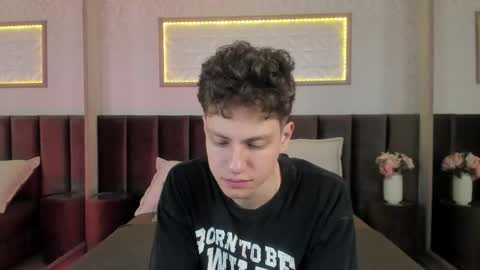 Esrefan online show from 03/07/26, 09:12