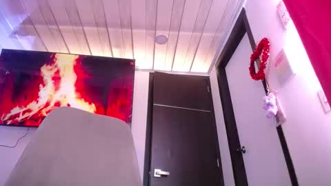 New schedule 12pm to 600pm Colombia time online show from 11/17/25, 03:29