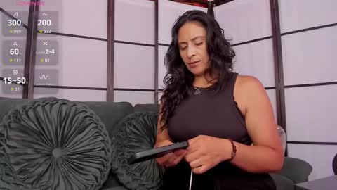 Snapshot of stefaniadiazz_ chatting on 02/12/26, 04:46 Stafania 3 online show from 02/12/26, 04:46