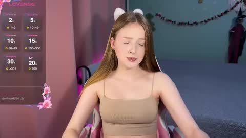 Snapshot of stefaniyaaa chatting on 10/31/25, 06:31 stefa online show from 10/31/25, 06:31