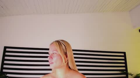 Stefanny   online show from 12/13/24, 12:50