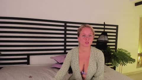 Stefanny   online show from 01/14/25, 03:36