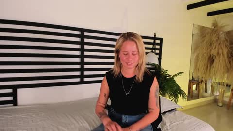 Stefanny   online show from 01/23/25, 03:22