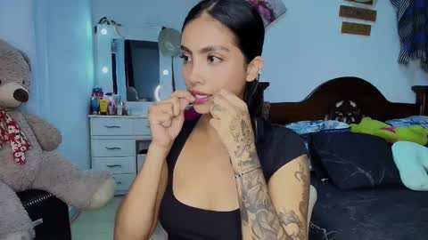 Im MiaIts my first day here  online show from 10/10/25, 12:20