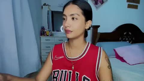 Im MiaIts my first day here  online show from 10/13/25, 12:21