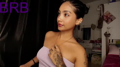 Im MiaIts my first day here  online show from 10/18/25, 12:24