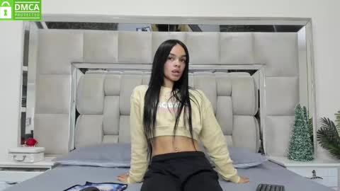 Stefany online show from 01/04/25, 11:17