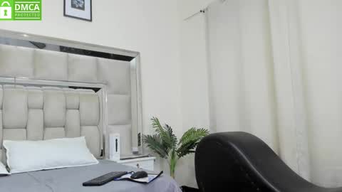 Stefany online show from 02/18/25, 07:41