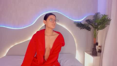 Stefany online show from 10/19/25, 12:06