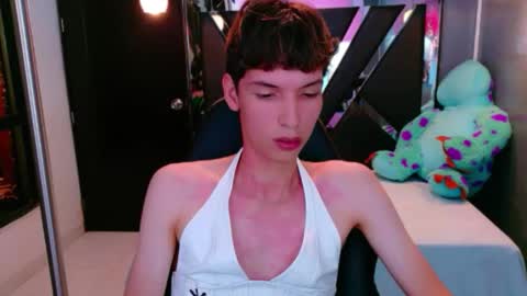 stefany piink online show from 04/22/26, 08:54