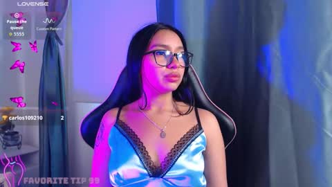 Stefanny lopez online show from 09/15/25, 11:32