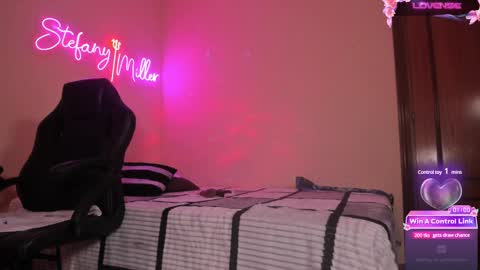 stefany online show from 02/18/25, 03:21