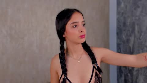 stefanyrousse online show from 09/26/25, 11:47